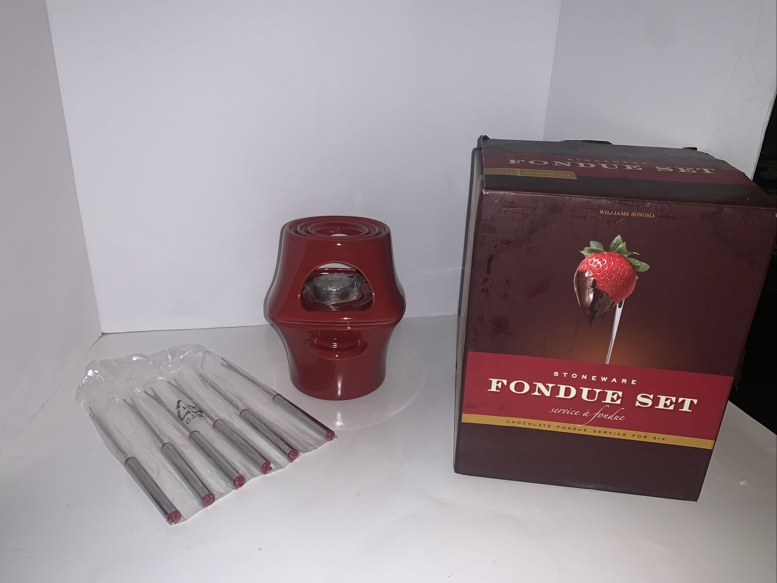 New/open Box Williams Sonoma Red Stoneware Fondue Set With Six Forks