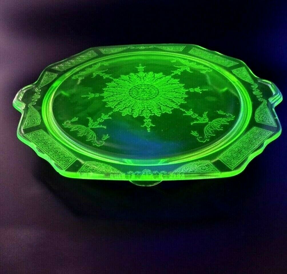 Depression Glass Cake Platter, Footed Green Uranium Vaseline Footed Trivet