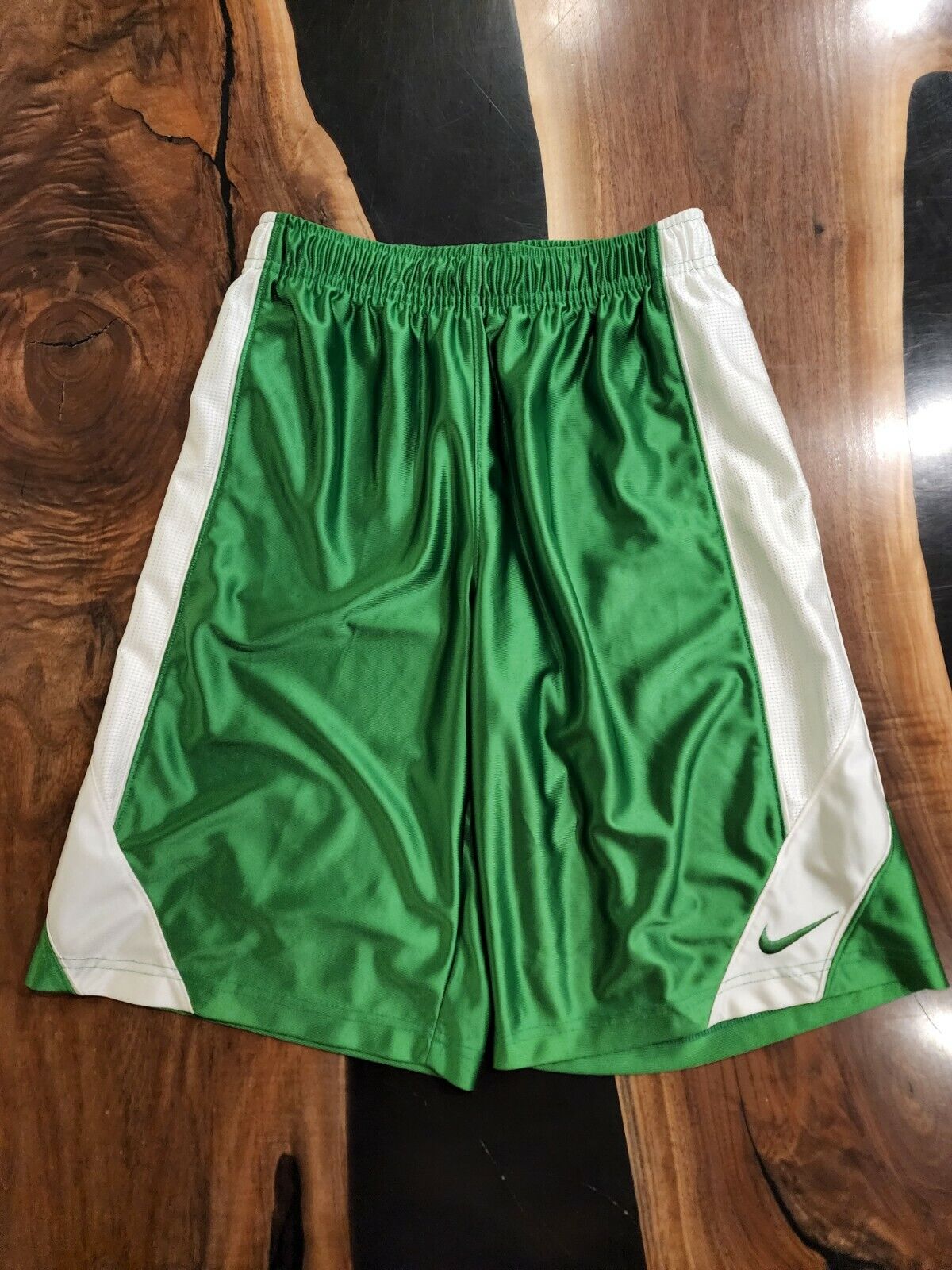 Green Boys Nike Basketball Shorts Size Large