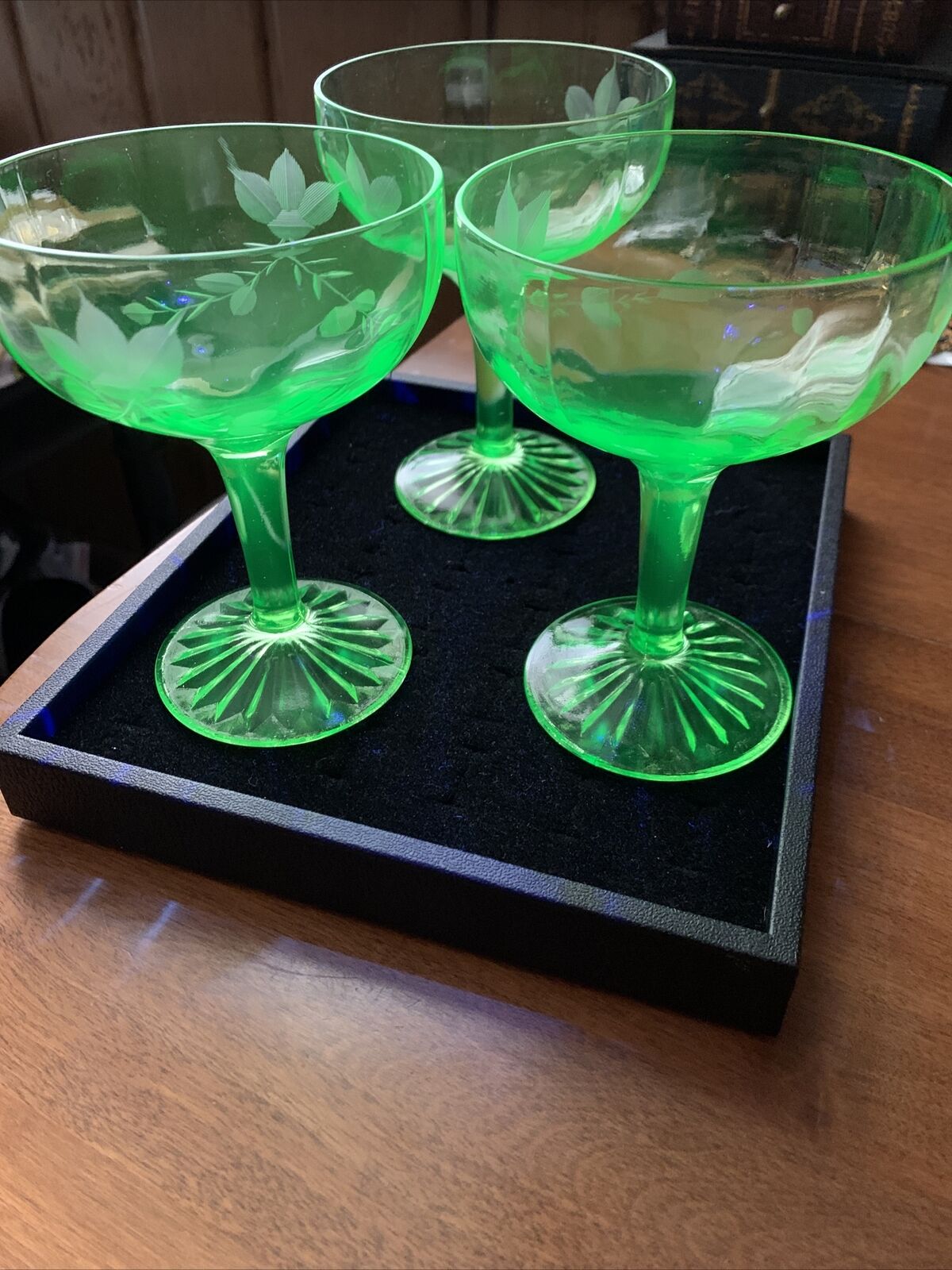 Vintage Etched Green Depression Glass Champagne Wine Glass Goblet Lot Of 3 Glows