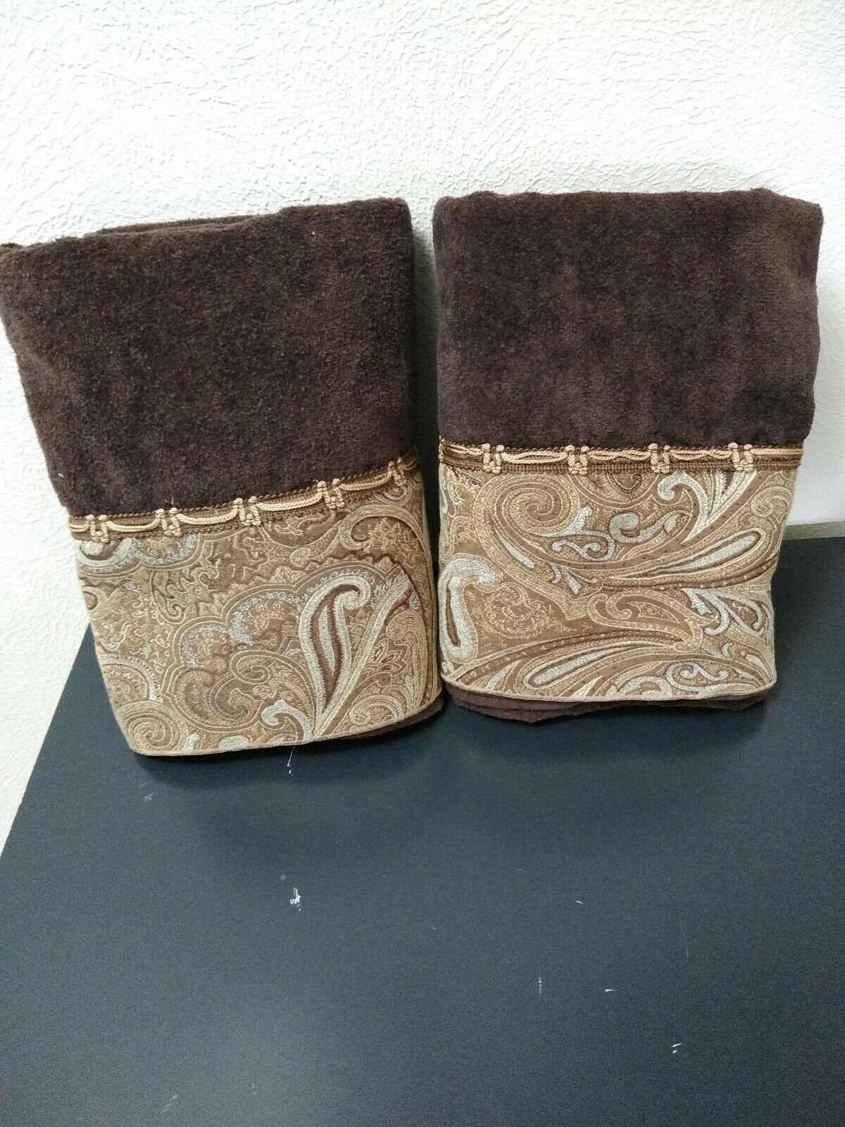 Avanti Set Of 2 Bath Chocolate Brown Towels Fabric & Cording Border  Nwot